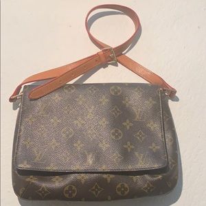 Vintage Louis Vuitton shoulder bag
